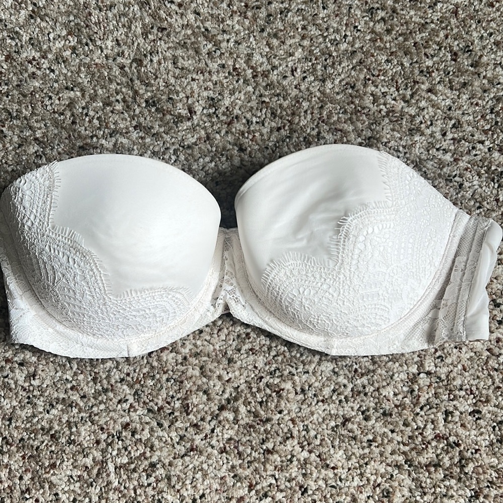 Victorias Secret strapless bra size 34D